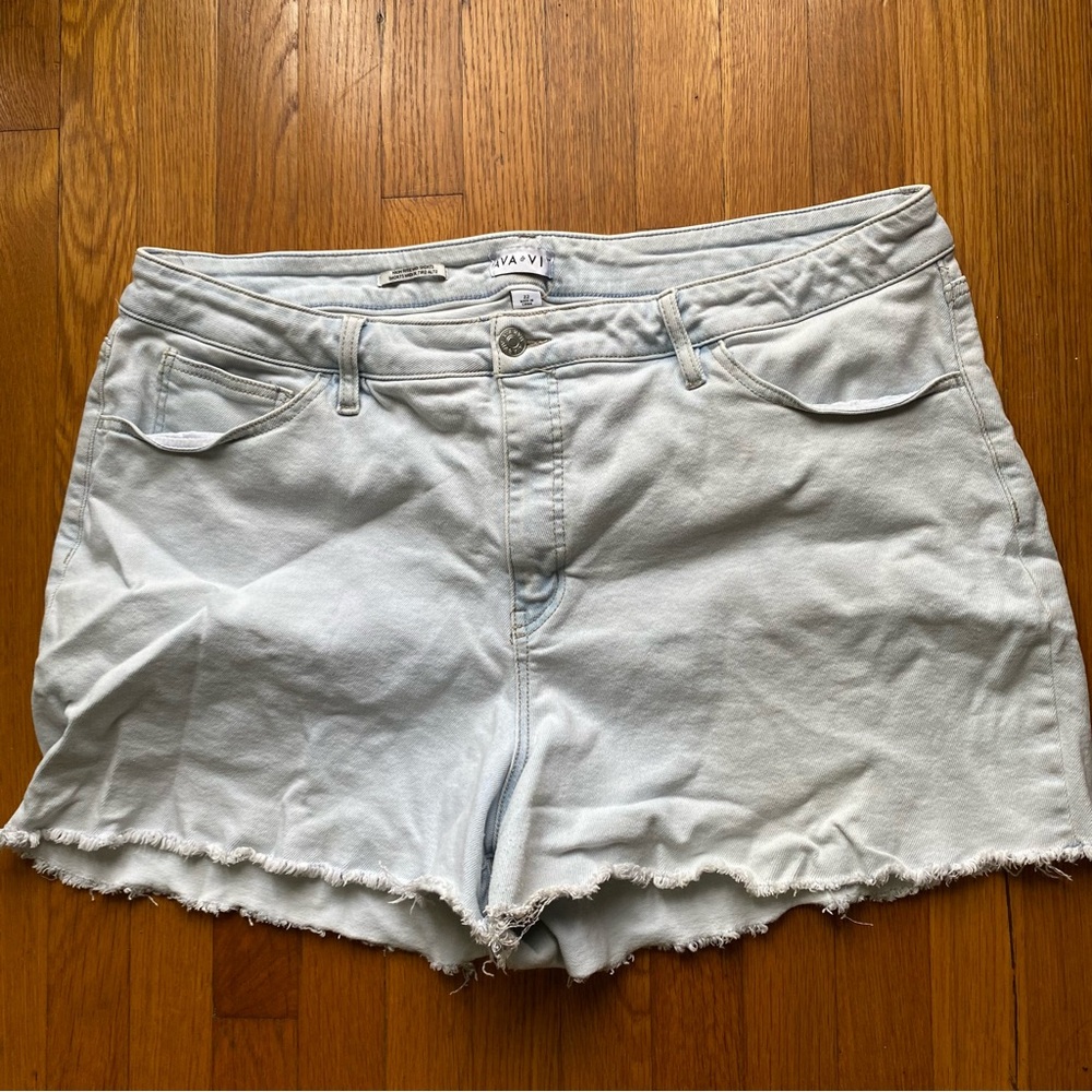 Ava & Viv Cropped Shorts frayed hem